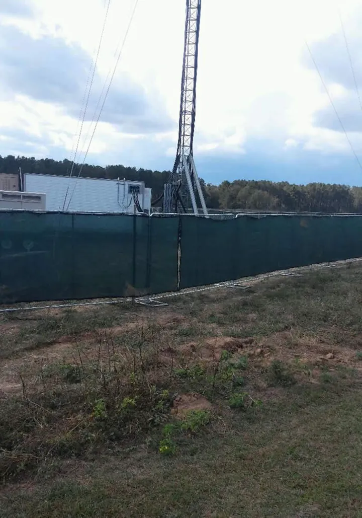 Screened construction perimeter