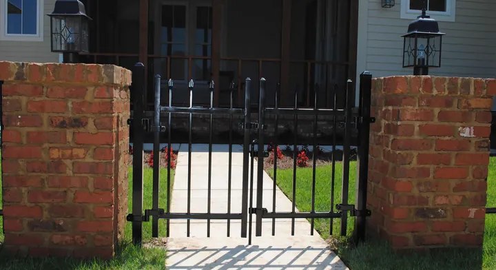 Columns and gate