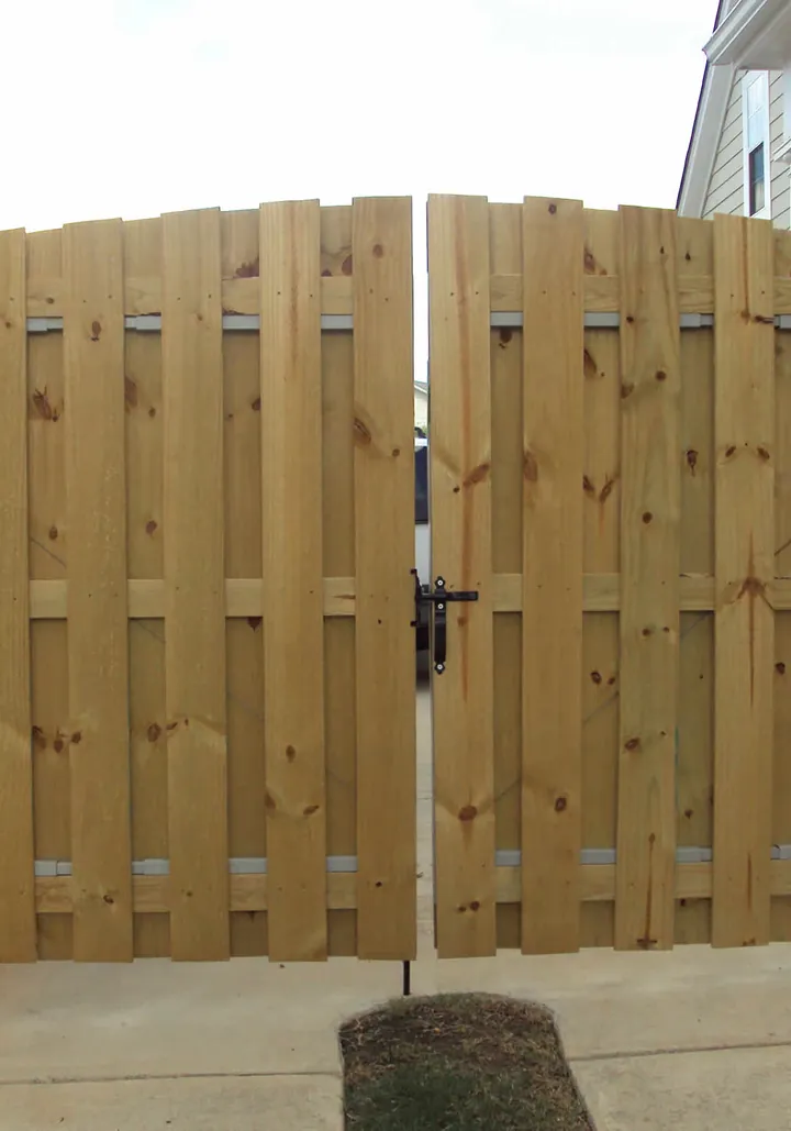 Wood privacy gate