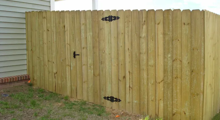 Corner detail fencing installed by Allsteel Fence